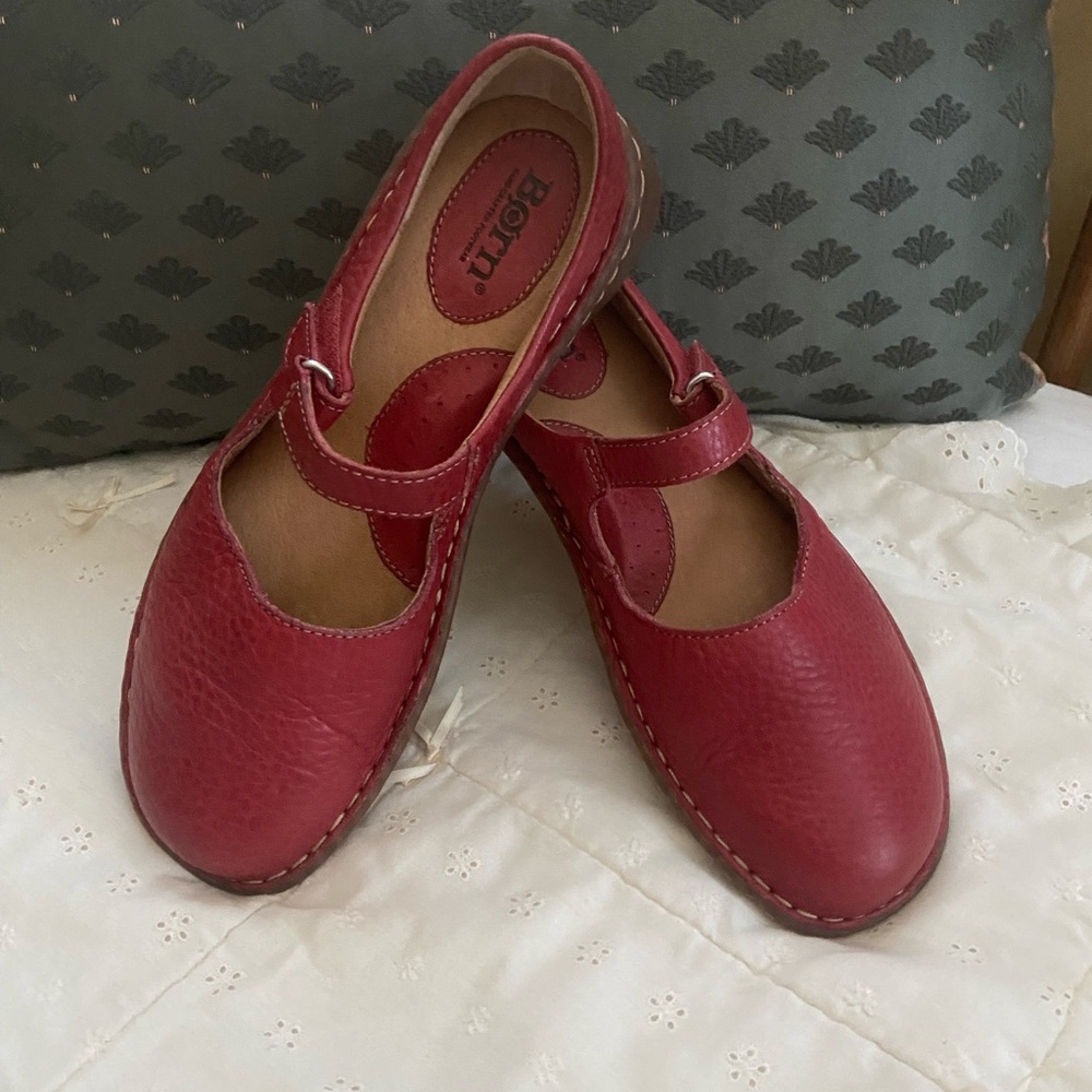 Born Red Leather Mary Jane with Classic Elegance